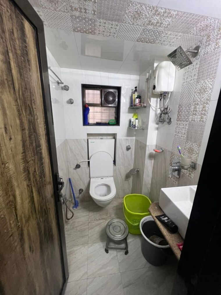 Bathroom, bhoomi-tower-santacruz-east 1 Bedroom 450 Sq.Ft. Apartment In Santacruz East Mumbai 10303790