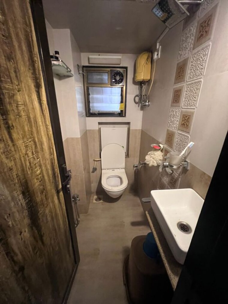 Bathroom, bhoomi-tower-santacruz-east 1 Bedroom 450 Sq.Ft. Apartment In Santacruz East Mumbai 10303790