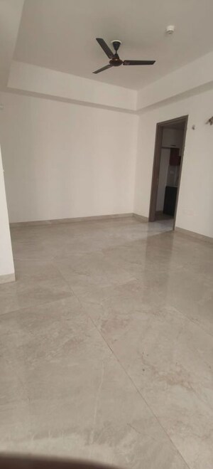 Room in 3 BHK Apartment at Shalimar One World Belvedere Court 3, Gomti Nagar – for Rent