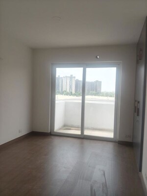 Room in 4 BHK Apartment at CHD Avenue 71, Sector 71 – for Rent