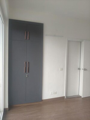 Room in 4 BHK Apartment at CHD Avenue 71, Sector 71 – for Rent