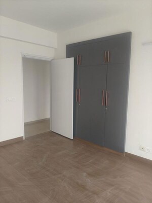 Room in 4 BHK Apartment at CHD Avenue 71, Sector 71 – for Rent