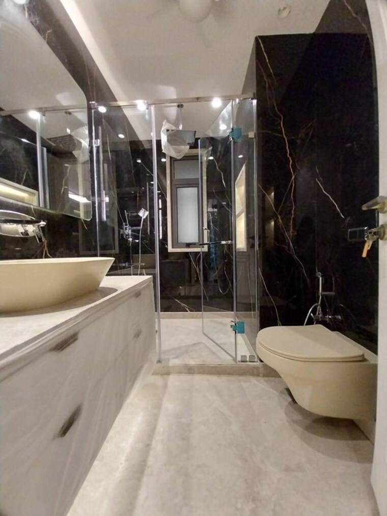 Bathroom, sarvapriya vihar 3 Bedroom 1800 Sq.Ft. Builder Floor In Sarvapriya Vihar Delhi 10256241