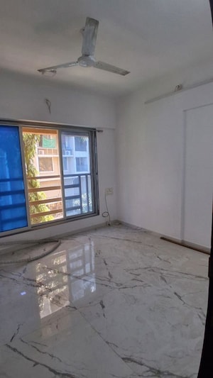 Room in 1 BHK Apartment at Rishabraj Sujai, Malad East – for Rent