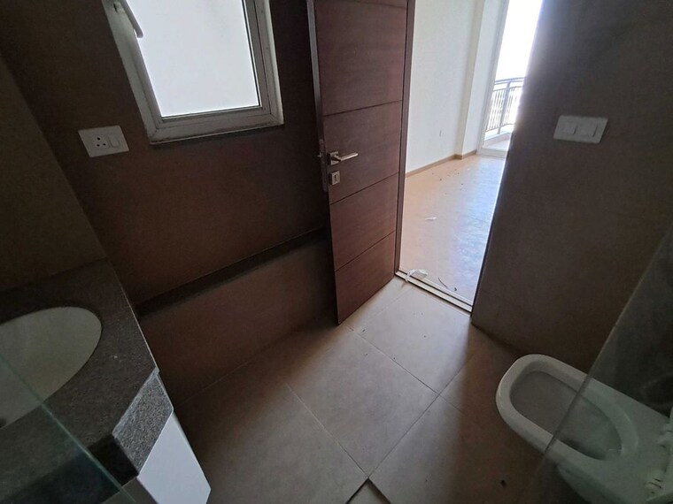 Bathroom, pioneer-araya 4 Bedroom 4279 Sq.Ft. Apartment In Sector 62 Gurgaon 10303879