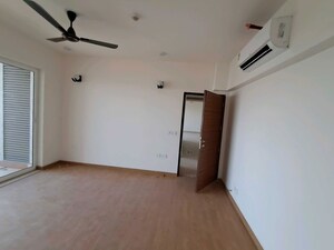Room in 4 BHK Apartment at Pioneer Araya, Sector 62 – for Rent