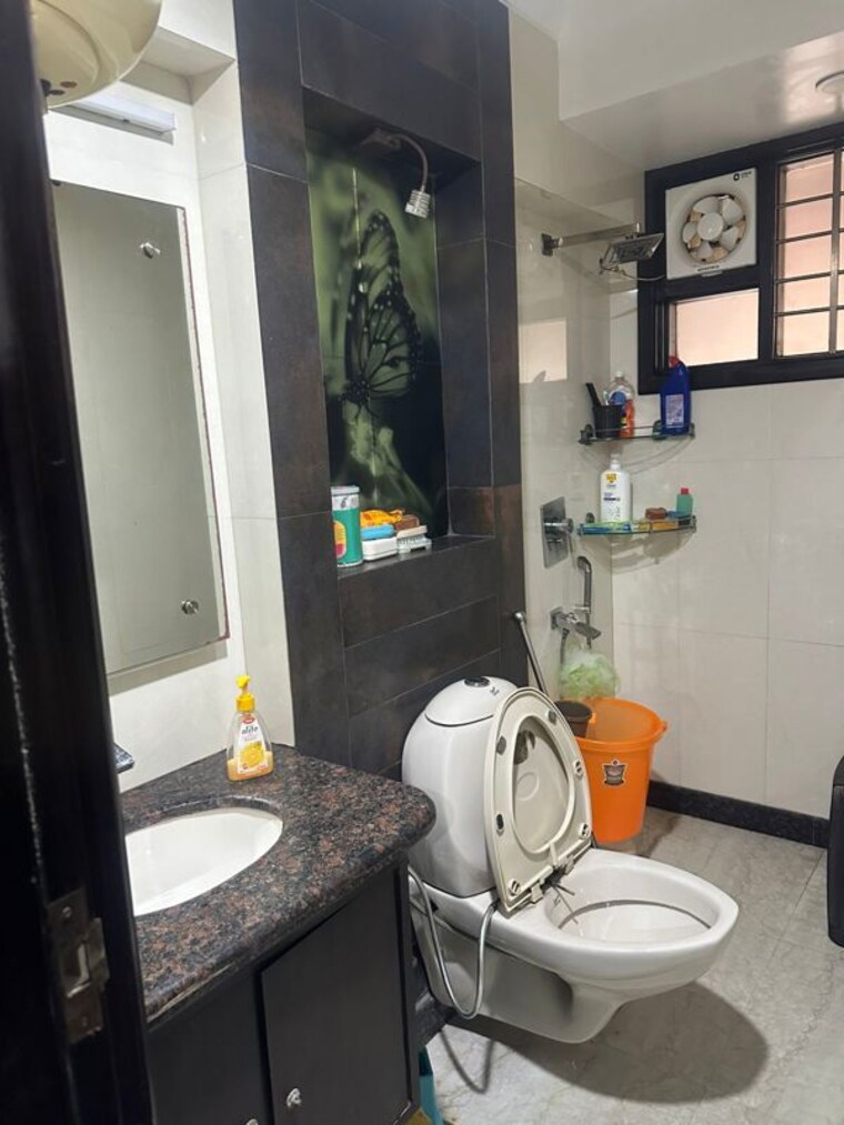 Team Area, rohini 3.5 Bedroom 1450 Sq.Ft. Apartment In Rohini Delhi 10303885