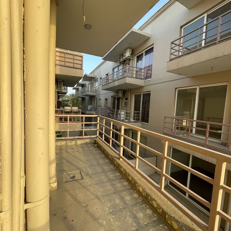 Balcony, bptp-amstoria 3 Bedroom 2384 Sq.Ft. Apartment In Sector 102 Gurgaon 10303925