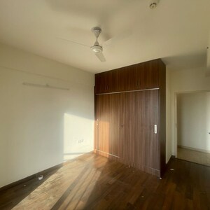 Room in 3 BHK Apartment at Conscient Heritage Max, Sector 102 – for Rent