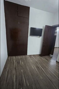 Retail Shop For Rent in Sector 44