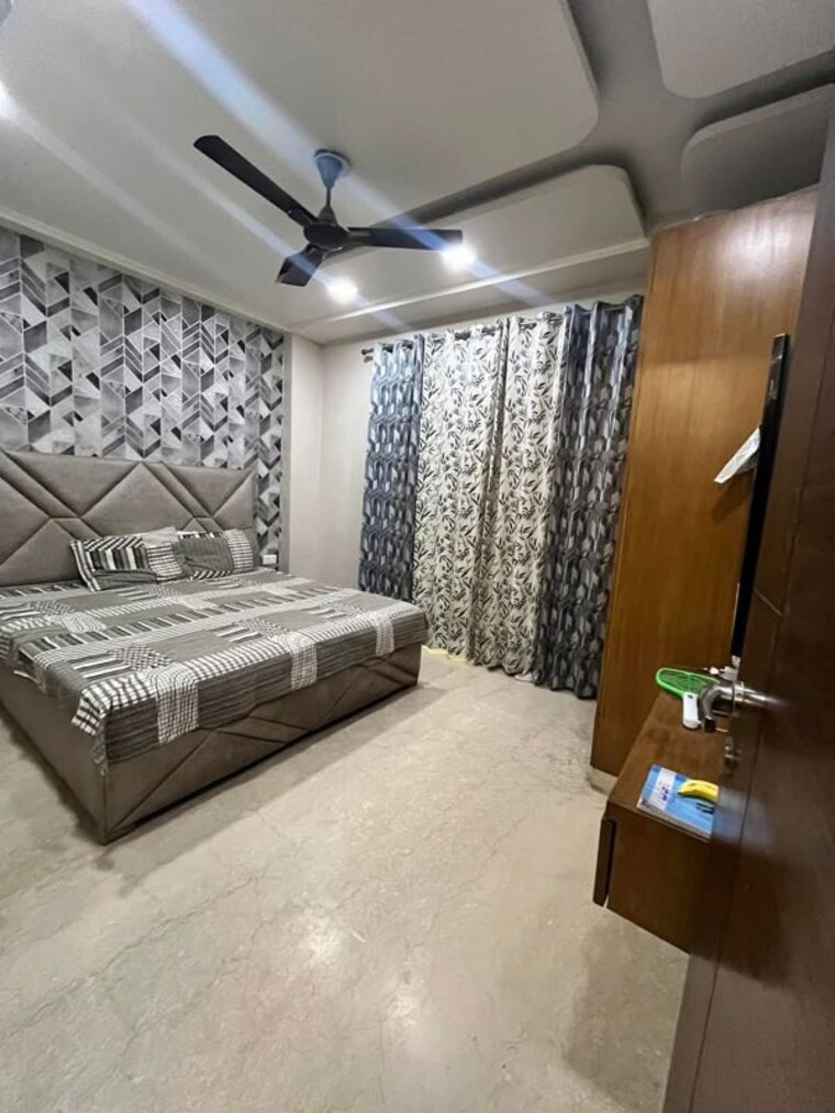 Room, vikas puri 3 Bedroom 125 Sq.Yd. Builder Floor In Vikas Puri Delhi 10303955