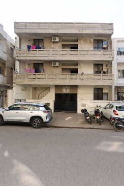 2.5 BHK + Pooja Room Builder Floor For Sale in Kalkaji