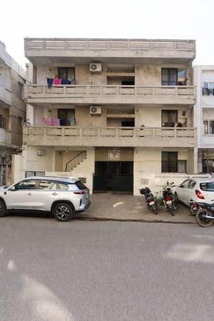 2.5 BHK Builder Floor For Sale in Kalkaji
