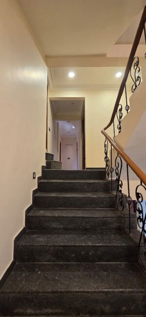  6 BHK Villa at Chembur – for Rent