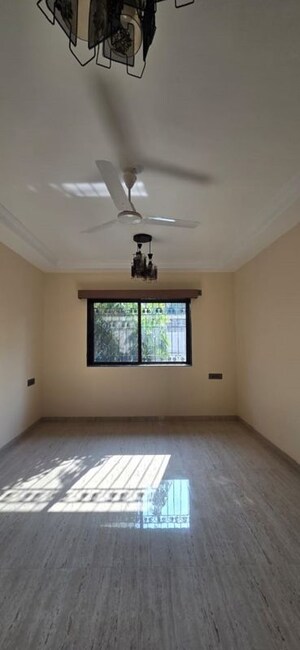 Bedroom in 6 BHK Villa at Chembur – for Rent