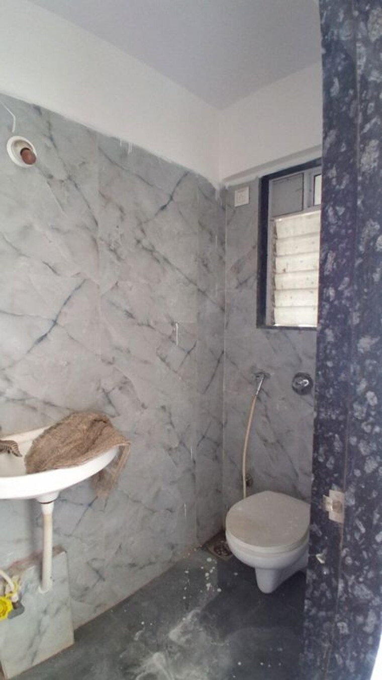 Bathroom, ss-rishabh-villa 1 Bedroom 650 Sq.Ft. Apartment In Malad East Mumbai 10303991