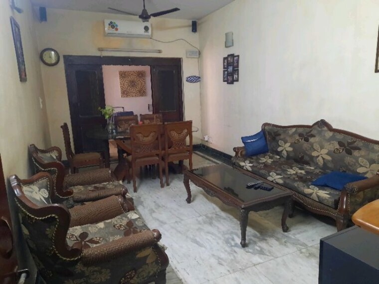Living Room, ashok vihar 3 Bedroom 200 Sq.Yd. Builder Floor In Ashok Vihar Delhi 10304011