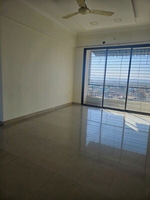 Room in 2 BHK Apartment at Seawoods – for Sale