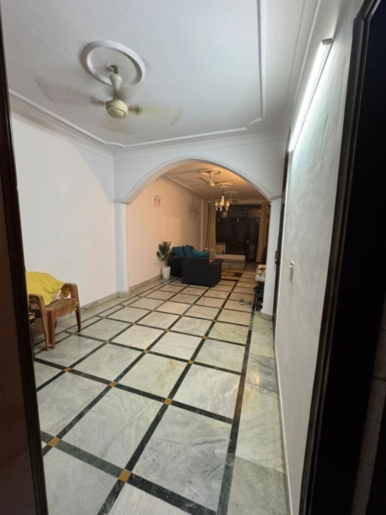 Bathroom, shivalik colony 3 Bedroom 1800 Sq.Ft. Builder Floor In Shivalik Colony Delhi 10304020