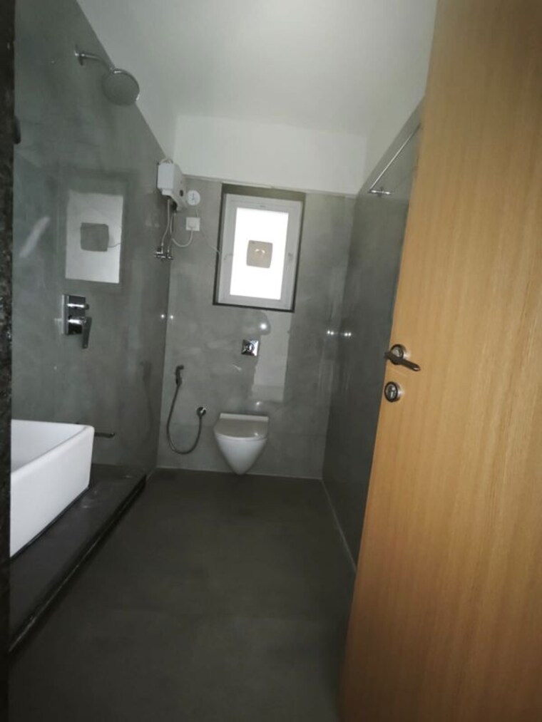 Bathroom, vaibhav-queens-park 2 Bedroom 750 Sq.Ft. Apartment In Chembur Mumbai 10304087