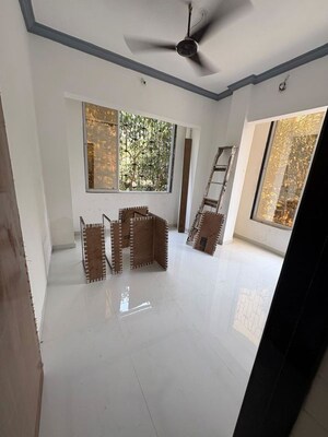 Room in 2 BHK Apartment at Seawoods – for Rent