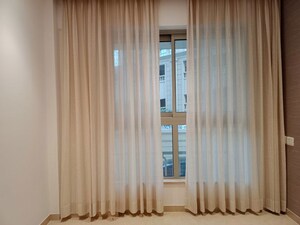 Furnished Amenities in 2 BHK Apartment at Vile Parle East – for Rent