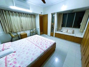 2 BHK Apartment For Rent in Vile Parle East