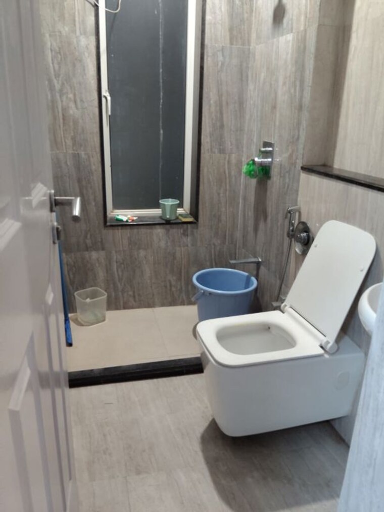 Bathroom, aspen-park 2 Bedroom 800 Sq.Ft. Apartment In Goregaon East Mumbai 10304056