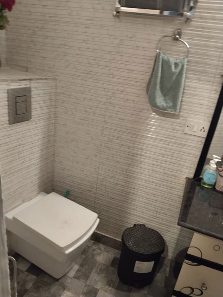 Bathroom, nehru enclave 2 Bedroom 2430 Sq.Ft. Builder Floor In Nehru Enclave Delhi 10304107