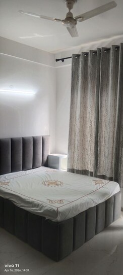 3.5 BHK + Servant Room Builder Floor For Rent in Smart World Orchard