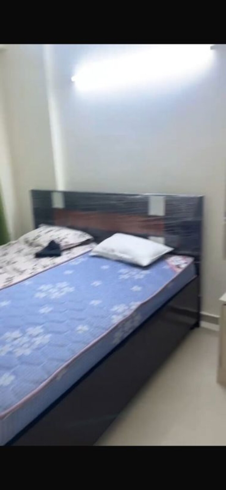 Bedroom, shree-vardhman-green-court 1 Bedroom 300 Sq.Ft. Apartment In Sector 90 Gurgaon 10304142