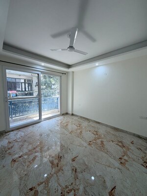 Room in 4 BHK Builder Floor at Chattarpur – for Rent