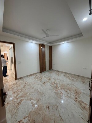 Room in 4 BHK Builder Floor at Chattarpur – for Rent