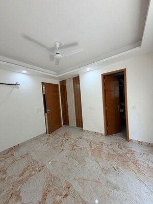 Room in 4 BHK Builder Floor at Chattarpur – for Rent