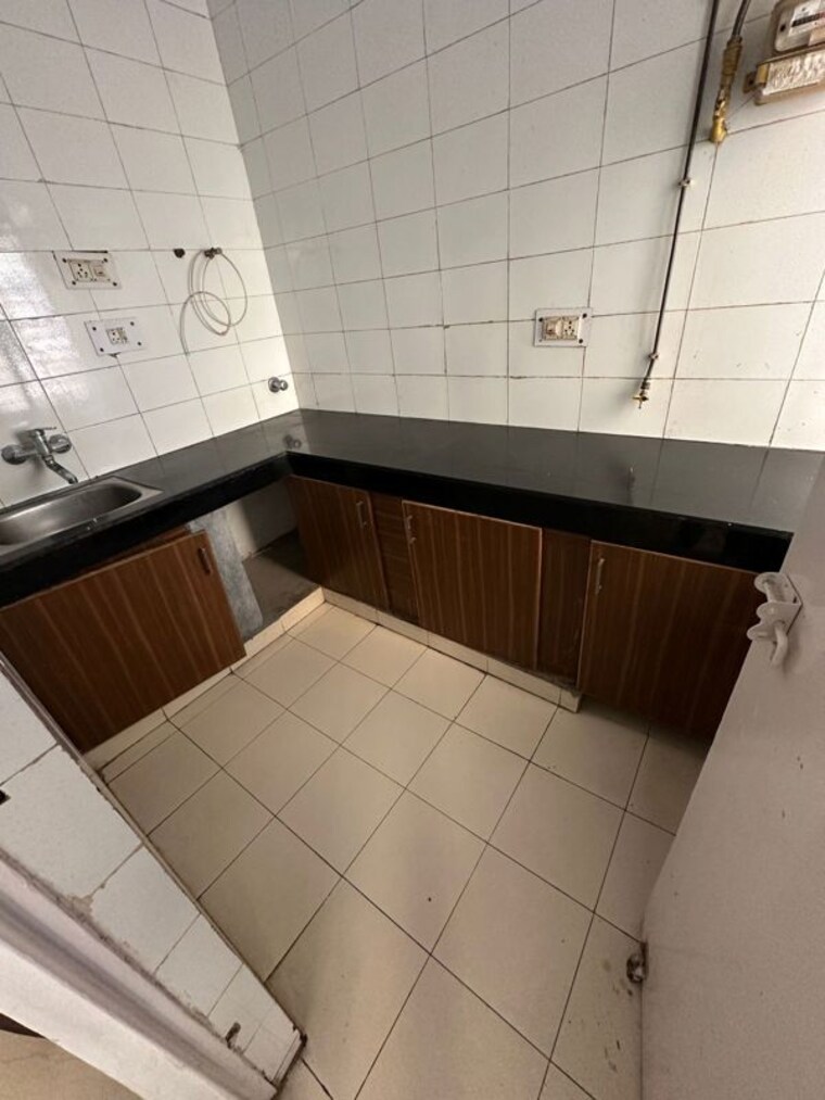 Kitchen, vasant kunj 3 Bedroom 2200 Sq.Ft. Apartment In Vasant Kunj Delhi 10304139