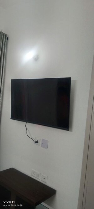 Furnished Amenities in 3 BHK Apartment at Smart World Orchard, Sector 61 – for Rent