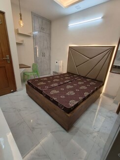 1 RkBuilder Floor For Rent in Sushant Lok I
