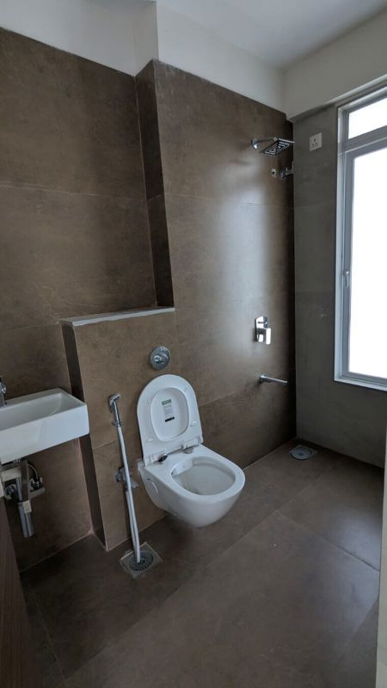 Bathroom, dotom-isle 2 Bedroom 685 Sq.Ft. Apartment In Malad West Mumbai 10304200