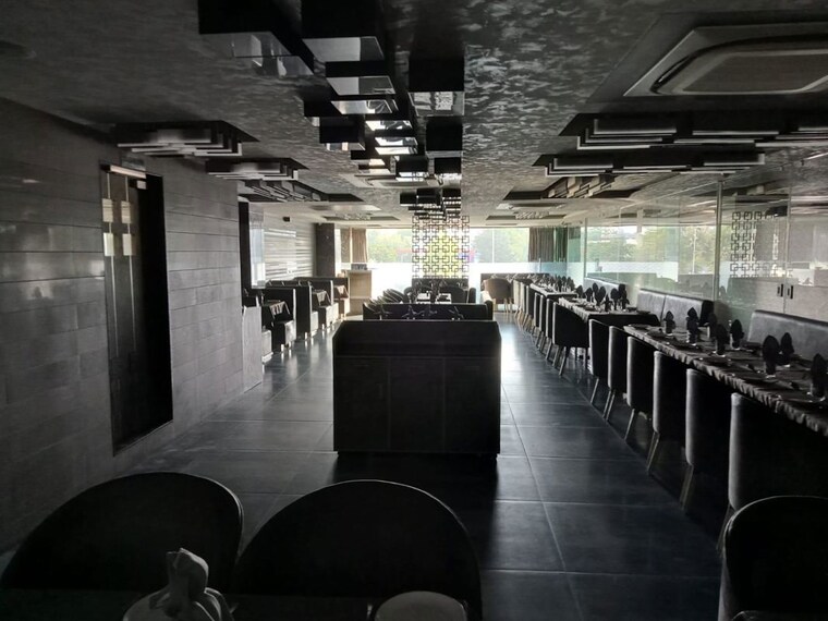 Gym, science city Commercial Showroom 8000 Sq.Ft. In Science City Ahmedabad 10303993