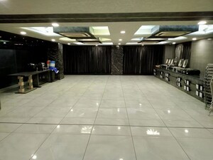  Showroom For Sale in Science City