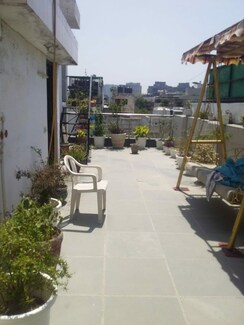 1 BHK +Builder Floor For Rent in East Of Kailash