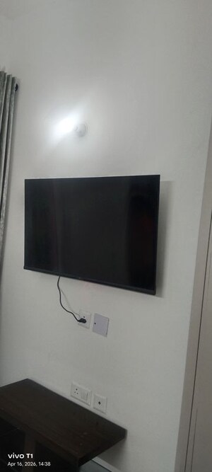 Furnished Amenities in 3.5 BHK Builder Floor at Smart World Orchard, Sector 61 – for Rent