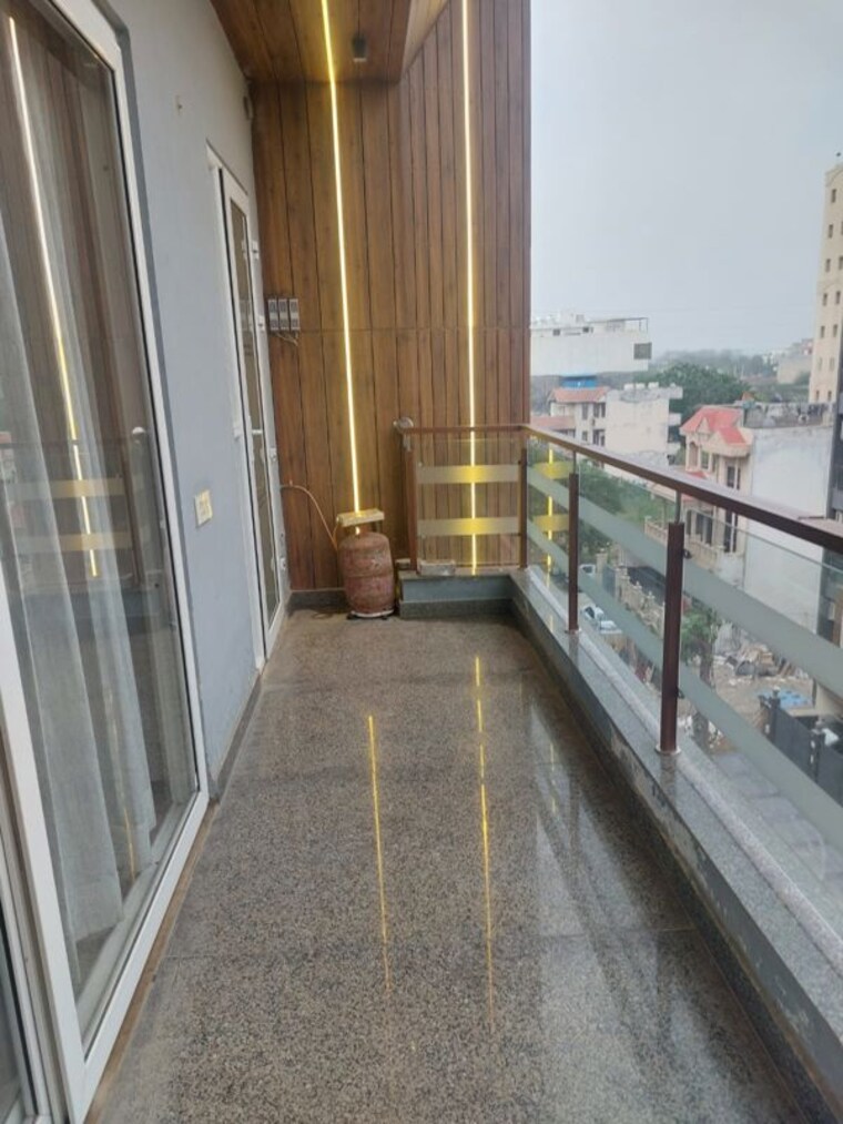 Balcony, sushant lok ii 4 Bedroom 2400 Sq.Ft. Builder Floor In Sushant Lok ii Gurgaon 10304213