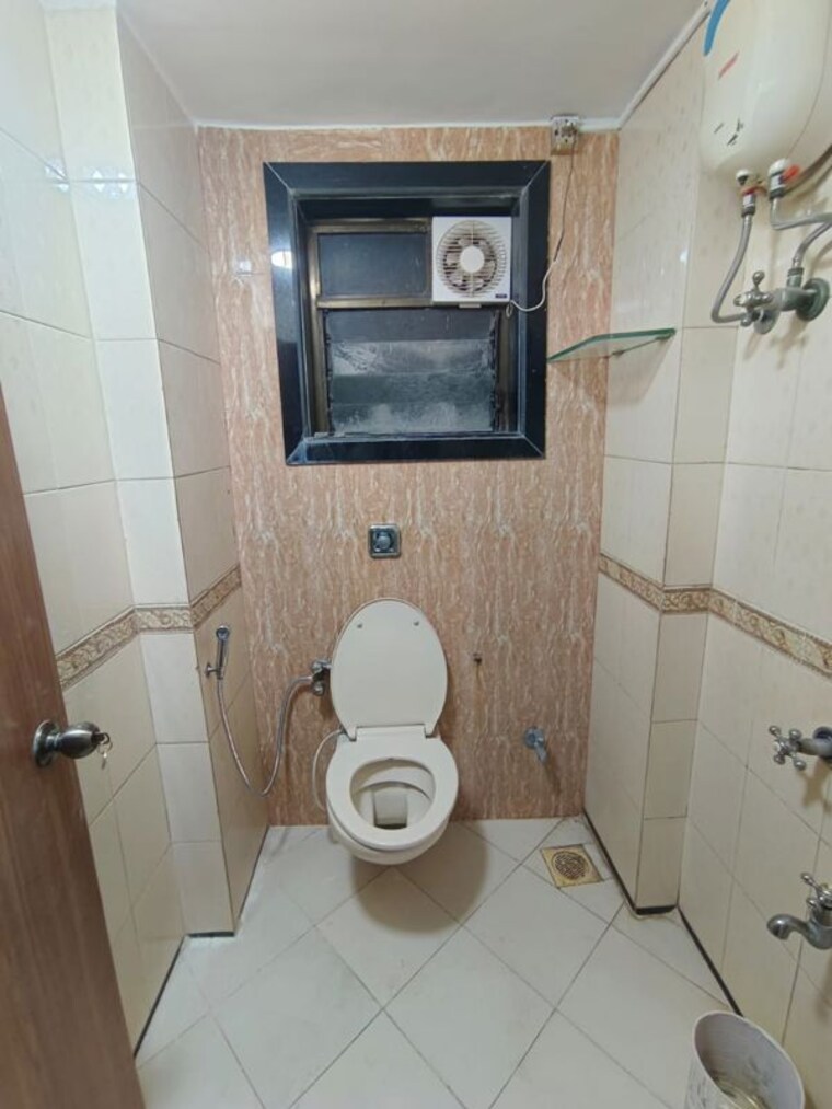 Bathroom, guru-kripa-residency 3 Bedroom 1200 Sq.Ft. Apartment In Chembur Mumbai 10304226