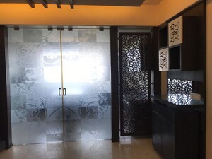 Room in 4 BHK Apartment at Lake Front Solitaire, Powai – for Sale