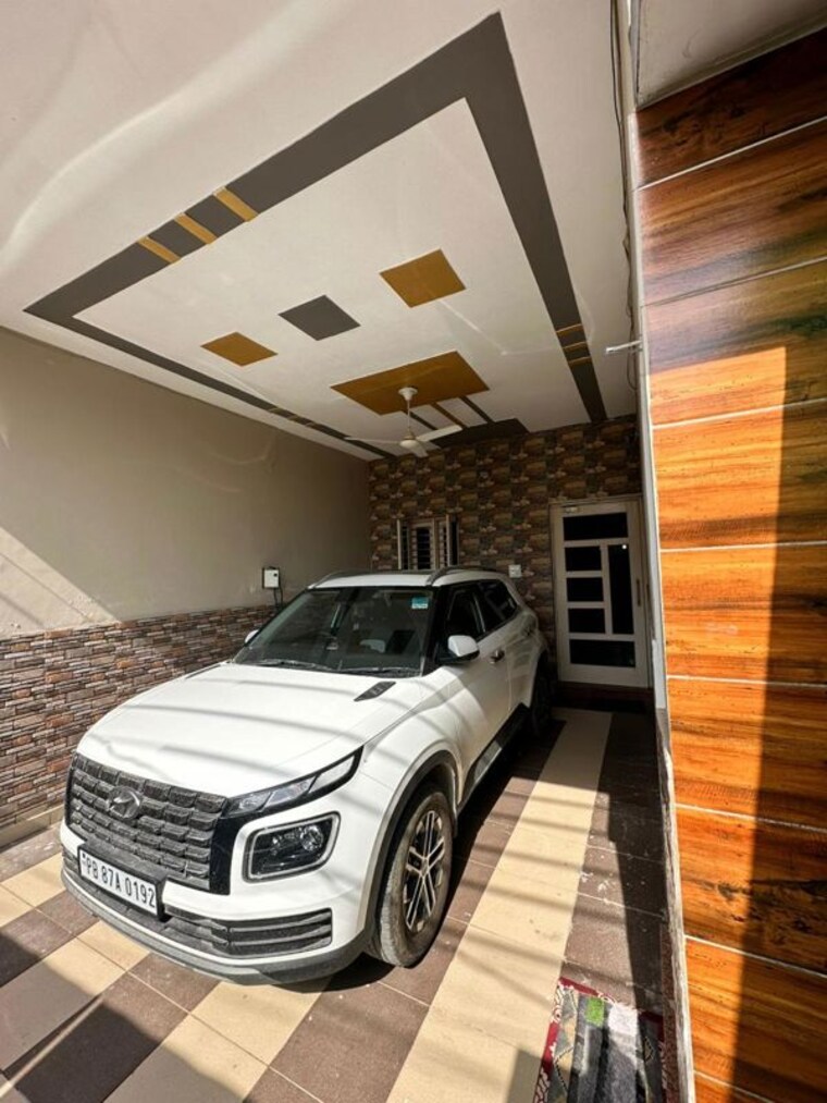 Parking, ludhiana chandigarh hwy 4 Bedroom 200 Sq.Yd. Independent House In LudhianA Chandigarh Hwy Mohali 10304264