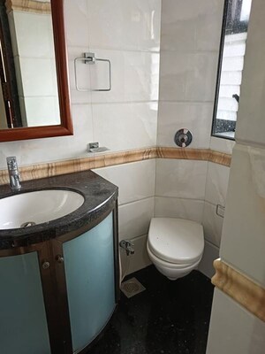 Bathroom in 3 BHK Apartment at Basant Apartment Cuffe Parade, Cuffe Parade – for Rent