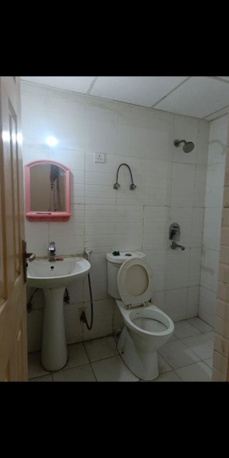 Bathroom, amrapali-heartbeat-city 3 Bedroom 1735 Sq.Ft. Apartment In Sector 107 Noida 10304266