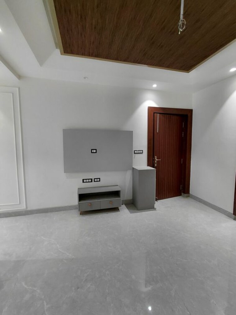 Room, bptp-district-faridabad 3 Bedroom 180 Sq.Yd. Builder Floor In Sector 81 Faridabad 9366707