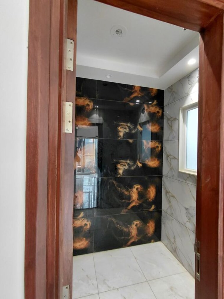 Washroom, bptp-district-faridabad 3 Bedroom 180 Sq.Yd. Builder Floor In Sector 81 Faridabad 9366707